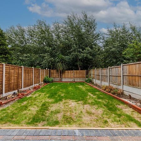 Walsall - 4 Bedroom House, Wi-Fi, Garden , Sleeps 8 - Jrr Stays Bescot Exterior foto